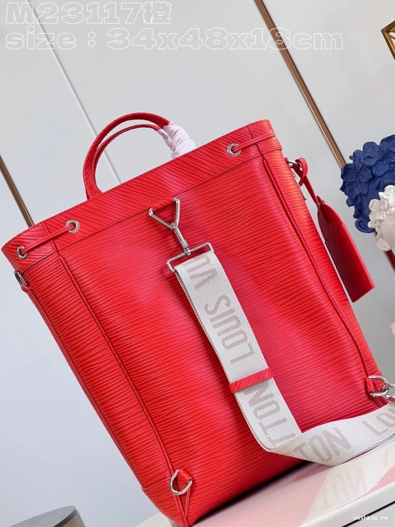 WIS LOUIS Maxi Sling Noé VUITTON 0820